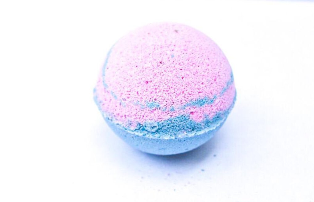 bfreecbd's tweet photo. New Products
Luxurious hand crafted
50mg CBD Infused Bath Bombs for under $10 ?
Yes , because we believe that quality should be delivered at the lowest cost. When you want the best products and the best price and no hype
it's @bfreecbd #bestcbdcompany #Lagos #MemphisCBD https://t.co/HQuPCu8fdD