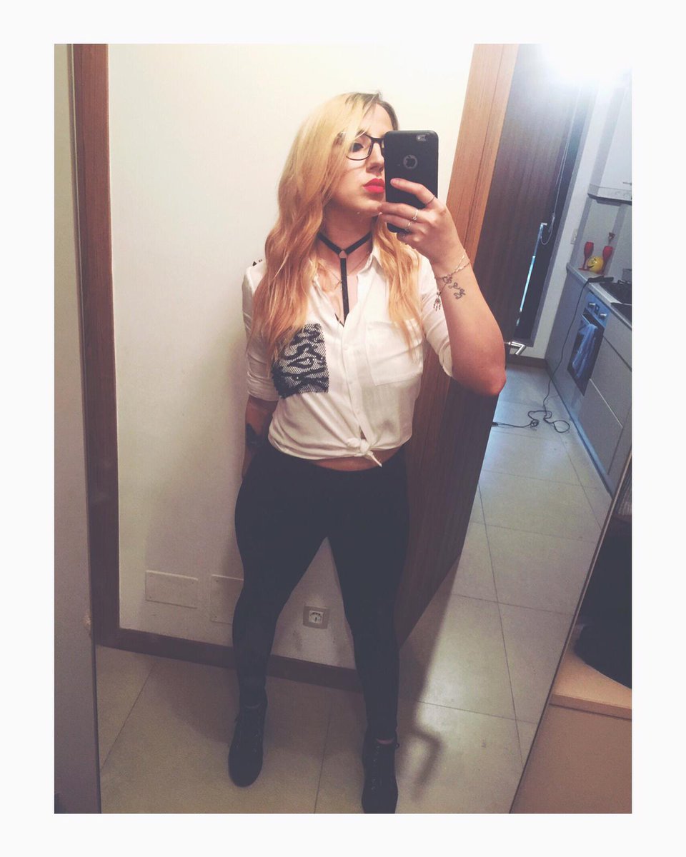 ElisaCollins tweet media