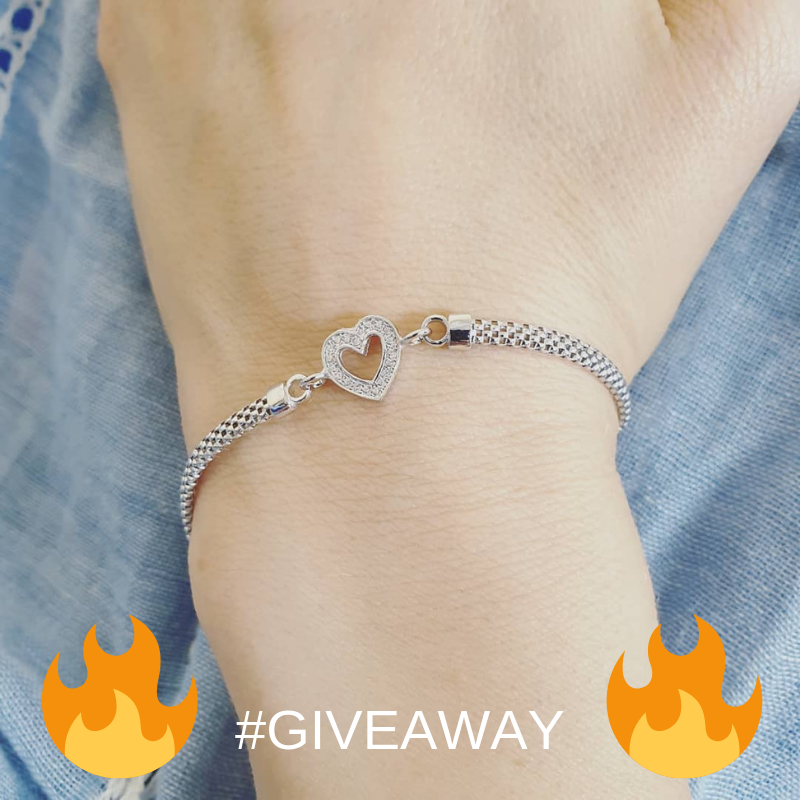 ClaroJewels's tweet photo. 🎉💎🎉💎🎉💎GIVEAWAY TIME!!!🎉💎🎉💎🎉💎
One lucky customer will #win this gorgeous Sterling Silver Heart Mesh Bracelet! 😍
Simply Like and RT this post, follow our page and tag two friends below!
Winner announced Thursday at 12:30pm!

#giveaway #ContestAlert #contest https://t.co/kFSScwpzci
