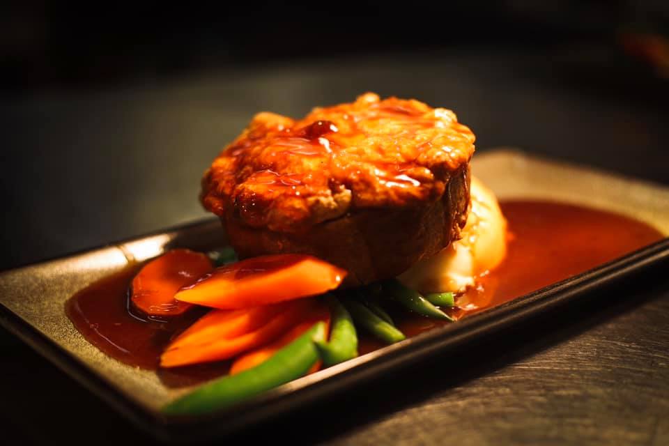 glenrothay's tweet image. We love proper pies here at the Badger Bar, not just a stew with a hat on! 👌🏻

#ProperPie #Pie #LakeDistrict
@FeatureCumbria