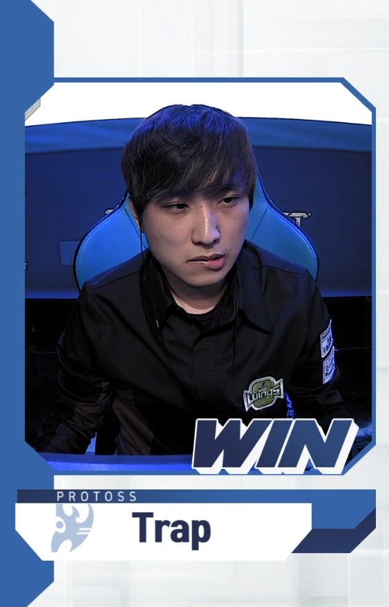 HajinsunTV's tweet image. Congratulations to @JinAir_Trap for advancing to the next round!
His parents were here to cheer for him, isn't it adorable 😍

#SC2 #GSL #TrapWin