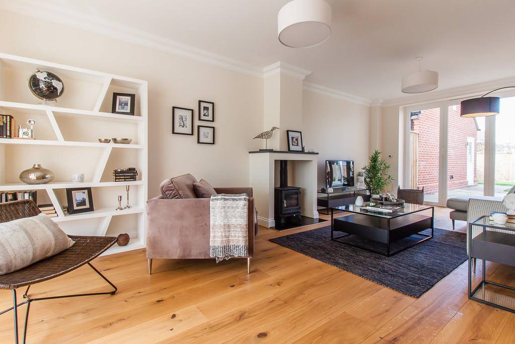 granarydev's tweet image. More pics from our awesome #VictoriaHeights #ShowHome. This time we're showing off the gorgeous sitting room. As with all our family areas it has been designed to be light and spacious. Take our 360° virtual tour at granarydevelopments.com/new-houses/vic… #sittingroom #livingroom #lounge