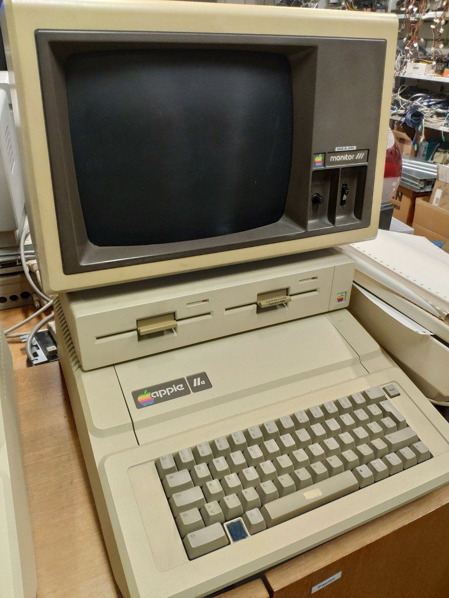 MaxClerkwell's tweet image. Say Hi to my new #buildserver. Hope it speeds up my @yoctoproject compile-time sufficiently