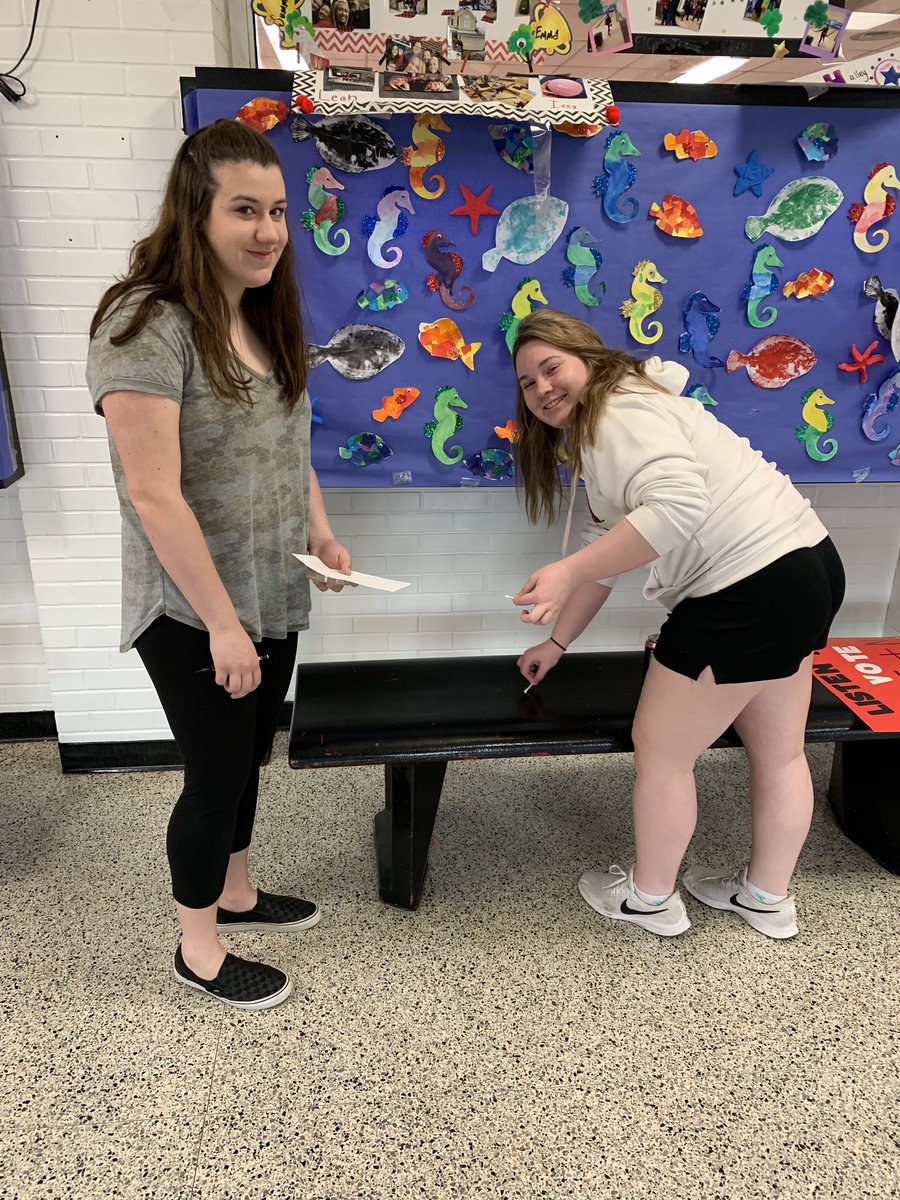 FHSBioVinson's tweet photo. Bacteria swab day!! #swabtheschool #bacteriarocks #washyourhands https://t.co/T2j0mvZor4