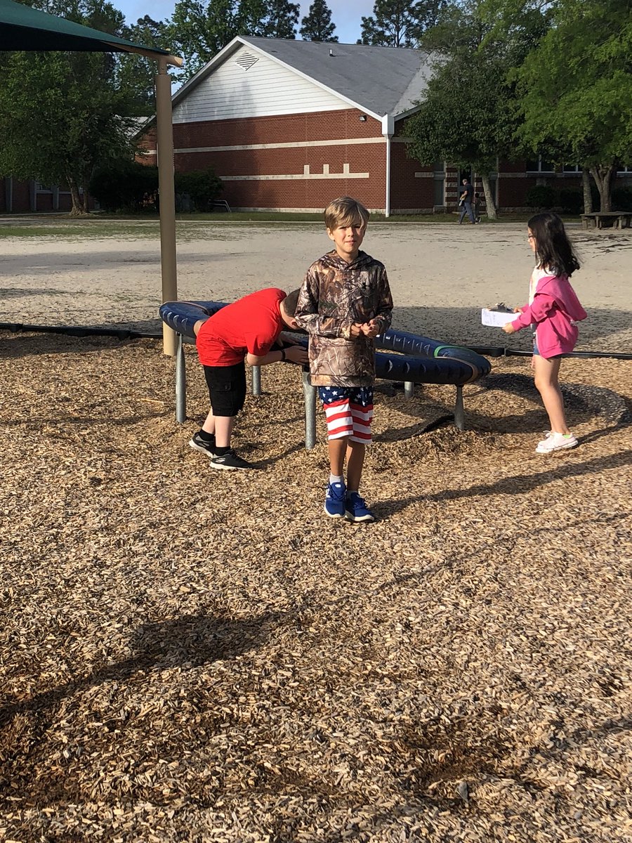 rebeccanyiri's tweet photo. Playground physics! Analyzing how gravity, force, and friction affect our playground equipment! @ashlee_ciccone https://t.co/xKTCkzIKYi