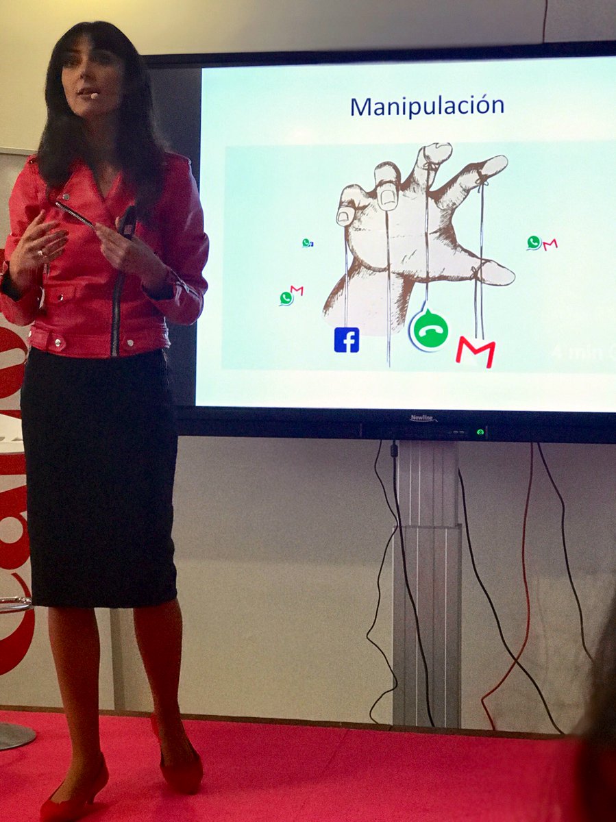 abrunso's tweet photo. Fantàstica @mccamposacunha parlant d’amenaces i oportunitats de la intel_ligència artificial a l’Administració Pública, al #LocalTIC2019
Clara, planera i molt didàctica 👌🏻😍. Com sempre!
#LocalTIC #IA #AAPP #SomMónLocal https://t.co/0QX2mhE98d