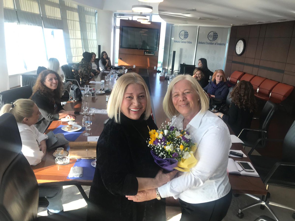 TOBB Ankara Kadın Girişimciler Kurulu İcra Komitesi ilk toplantısını Odamız Yönetim Kurulu Başkanı Nurettin ÖZDEBİR’in eşi Oya Özdebir ile Genel Kurul Üyesi İpek Karol’un katılımıyla gerçekleştirilmiştir.