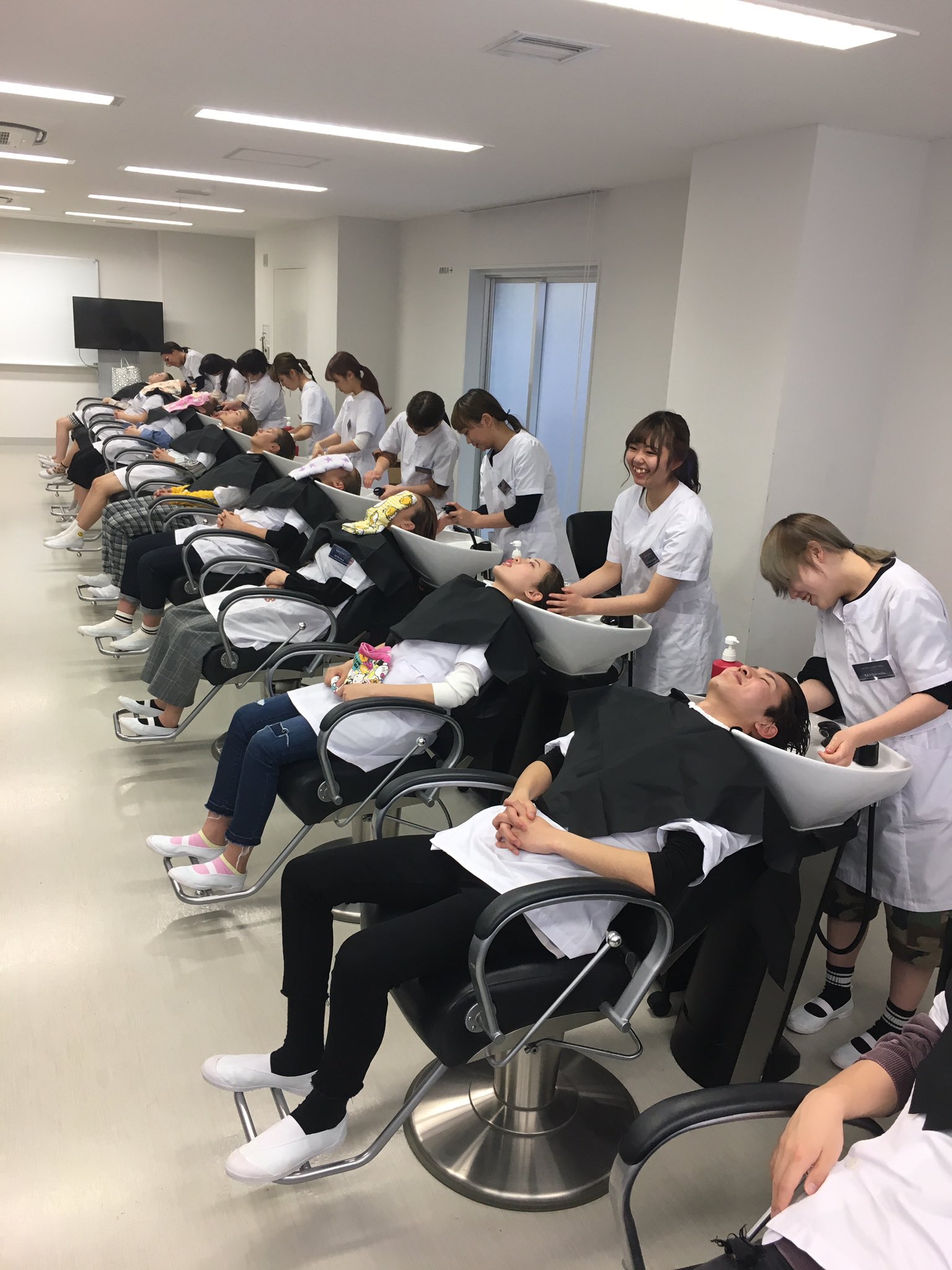 国際文化理容美容専門学校 En Twitter 通常授業の様子 国際文化理容美容専門学校 渋谷校 国分寺校 理容 美容 専門学校 Kb Kb渋谷 Kb国分寺 シャンプー バックシャンプー リアシャンプー 専門学校生 国際文化理容美容専門学校 En Twitter 通常授業の様子 国際文化理容美容専門学校 渋谷校 国分寺校 理容 美容 専門学校 Kb Kb渋谷 Kb国分寺 シャンプー バックシャンプー リアシャンプー 専門学校生