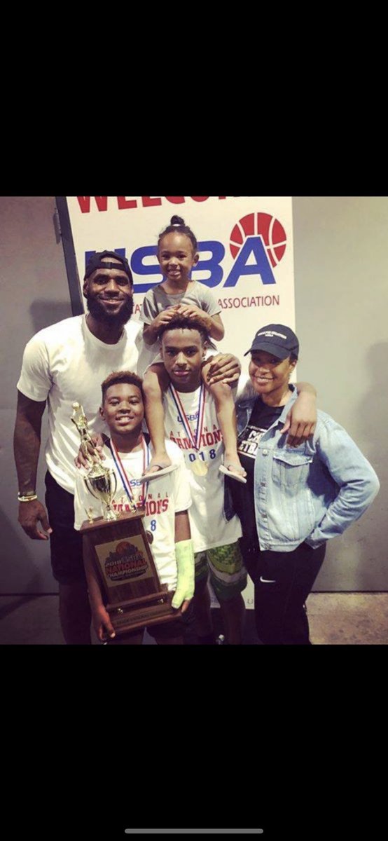 usbahoops's tweet photo. Get ready for #usbanationals2019 !  Register on https://t.co/anvzigT9xC  Last year saw over 400 teams gather in North Carolina for the best youth sports event in the country!  Registration is open to come be a part of this year’s national championship.  #usbahoops #LeBronJames https://t.co/CSKovXXcjR