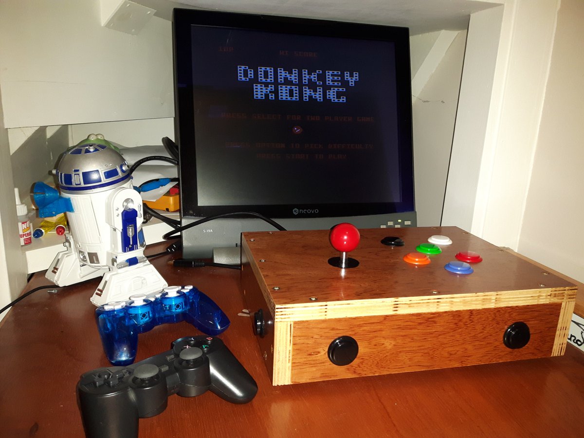 AstroDesignsLtd's tweet image. I built a new 4-wheel &apos;bot for #MicroPiNoon, rebuilt the MicroPiNoon / #MicroPiMaze arena to make it more portable and finished my RetroPie box. Find them at the @CotswoldJam , @LechladeFest &amp;amp; @WychwoodFest  later this month!