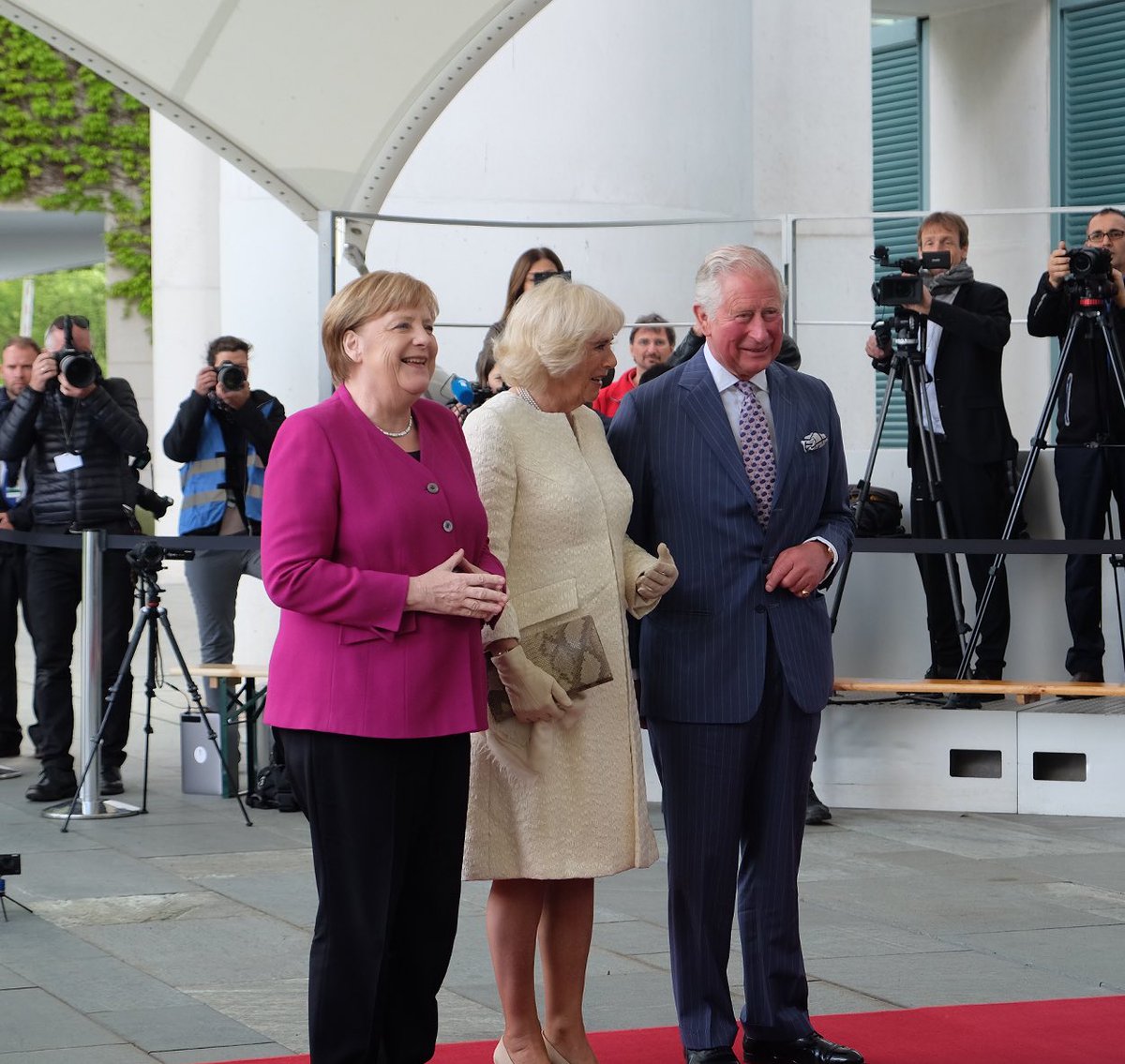 CARLOS Y CAMILLA DE VISITA OFICIAL A ALEMANIA DEL 7 AL 10 DE MAYO D59uw_lWkAAaZo4