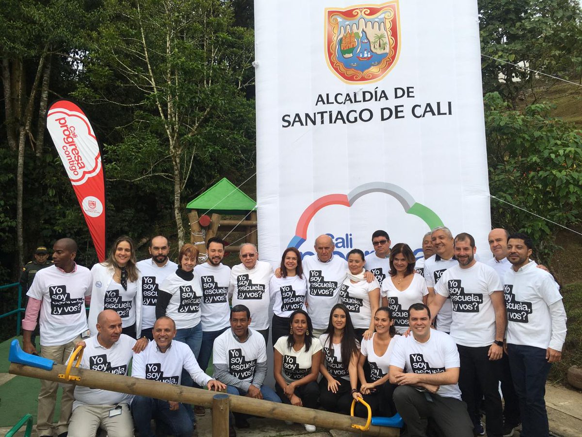 Educacion_Cali's tweet image. El compromiso por la educación en Cali es integral. Nuestra meta es que los jóvenes de todos los corregimientos de la ciudad reciban una educación de calidad y construyan en la escuela su proyecto de vida. #AsíConstruimosProgresoSocial #EducaciónParaElProgreso