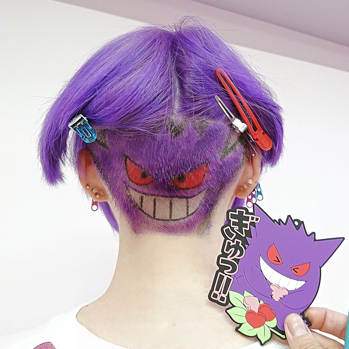 はるか ゲンガー 髪色も刈り上げもゲンガー W 髪を下ろしている時もちらっと除く歯がかわいい W 街中でみかけても捕まえちゃダメだよ ポケモン ポケットモンスター Pokemon