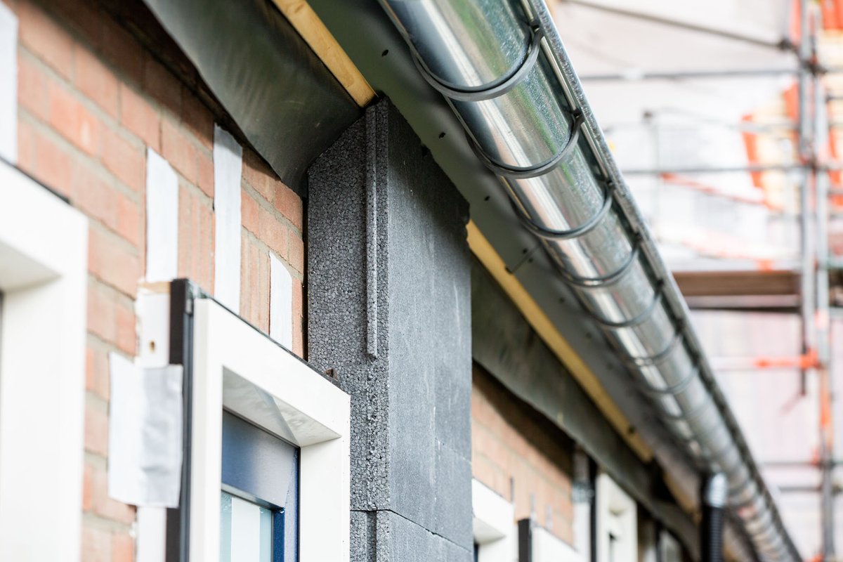 - Woningverbeteringstraject -

In de wijk Tjerk Hiddes/Cambuursterhoek, Leeuwarden, zijn wij druk bezig met het verbeteren van 115 woningen van woningstichting <a href="/Elkien_/">Elkien</a>

De woningen worden naar een A++ label gebracht. Meer hierover op: lont.nl/over-lont/nieu…

#Ketensamenwerking