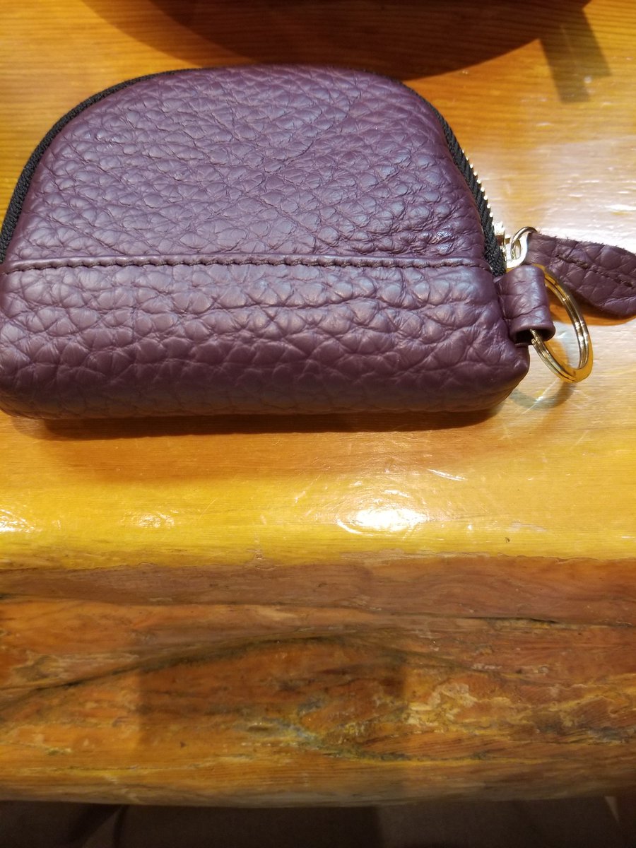 ちょっと聞いて(o^^o)

大切に使ってた小銭入れを１週間前に落として諦めてたら社会保険から連絡があり、警察に届いてるとの事

中身もそのまま、お金も入っている。
カード類も全部入ってる

思い出の小銭入れ(><)

拾ってくれた方はお礼は拒否!!

かっこ良すぎる

令和すげー(*ᵒ̴̶̷ωᵒ̴̶̷)