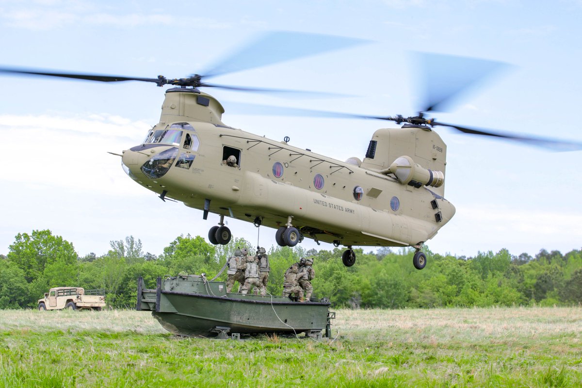 Hmm 🤔 What are the Pachyderms of Bravo Co. 6-101 AVN up to and where are they taking this boat-like object? @StrikeBCT care to answer? 🦅🚁 @USArmy @FORSCOM @101stAASLTDIV