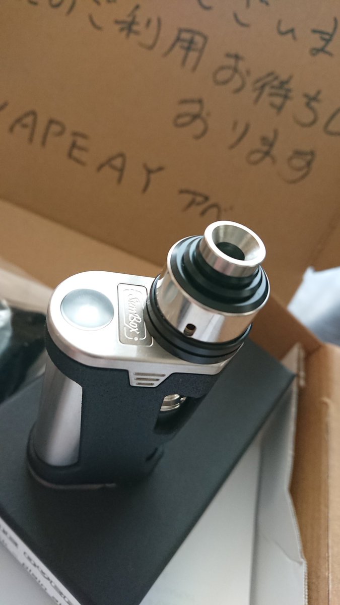 omame1977's tweet image. VAPEAY様より、
GAME OVER 3 着弾！
HUSSAR LEGACY をちょこんと鎮座

アトマ部分のオーリングがゆるゆるで、VAPEAY様に連絡したら、予備を送ってもらえることに✨
ありがとうございます🙇

@VAPEAY 
#GAMEOVER3 
#SUNBOX 
#スコンカー
#vape 
#vape好きな人と繋がりたい 
#HUSSAR