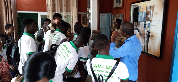 Le centre culturel Artisttik africa a reçu  ce 25 avril 2019, la visite des étudiants en 1ère année de l’Institut  National des Métiers d'Art, d'Archéologie et de la Culture de  l'Université d'Abomey-Calavi. 
artisttikafrica.com/index.php/cent…