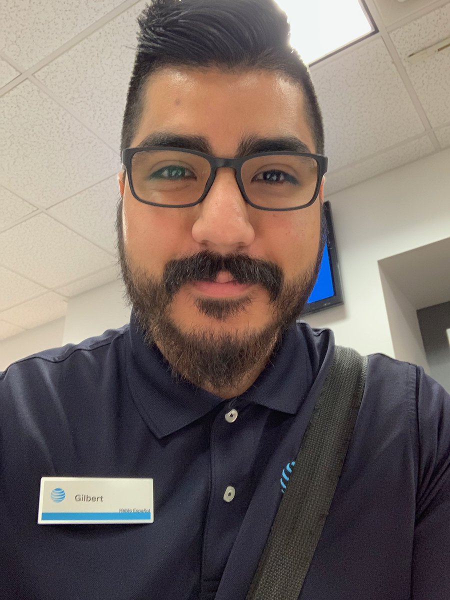 ctasha27's tweet photo. Congratulations to our newest expert! Gilbert (Green Bay)  today he officially became not ONLY a business expert but also a FirstNet Expert!! 🎉🏆 @WINsconsin_demp @rosemfloyd @DavidVenRoy1 #Good2BGreat @GreaterLakesMkt @greatergurus #Go4Growth #ATTEmployee #WeAreGLM #GreenBay https://t.co/s8LmMVRfNE