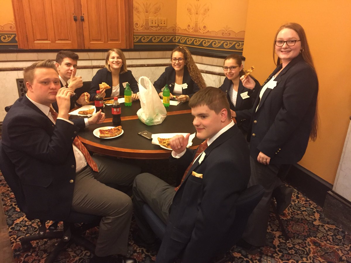 #ialegis House pages enjoy a pizza party, courtesy of House members. Thanks to our pages for their service to the Iowa House, and the State of Iowa. It has been fun having you here. Best of luck!