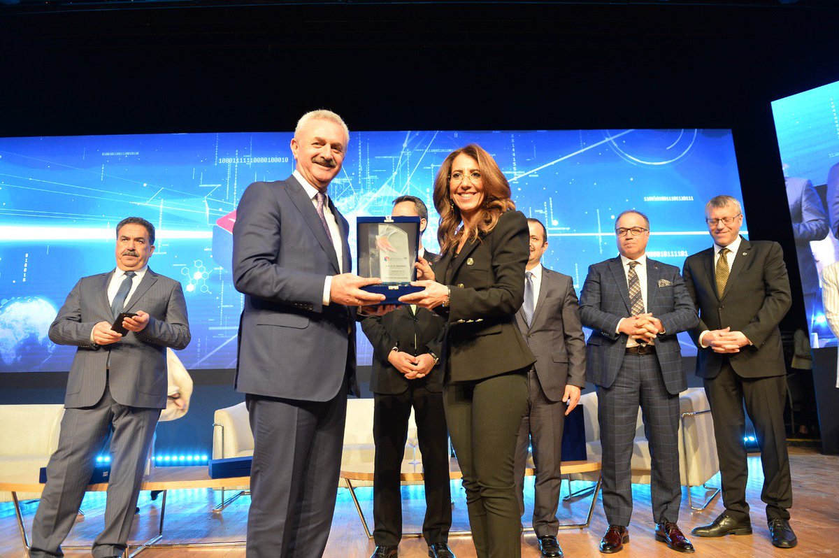 Gebze Teknik Üniversitesinin düzenlemiş olduğu "İnovatif Fikirlerle Geleceği Yönet" konulu Girişimcilik Zirvesi' nin 5. Si; T.C. Sanayi ve Teknoloji Bakan Yardımcımız, protokolümüz, öğretim üyelerimiz ve öğrencilerimizin katılımıyla gerçekleştirildi.