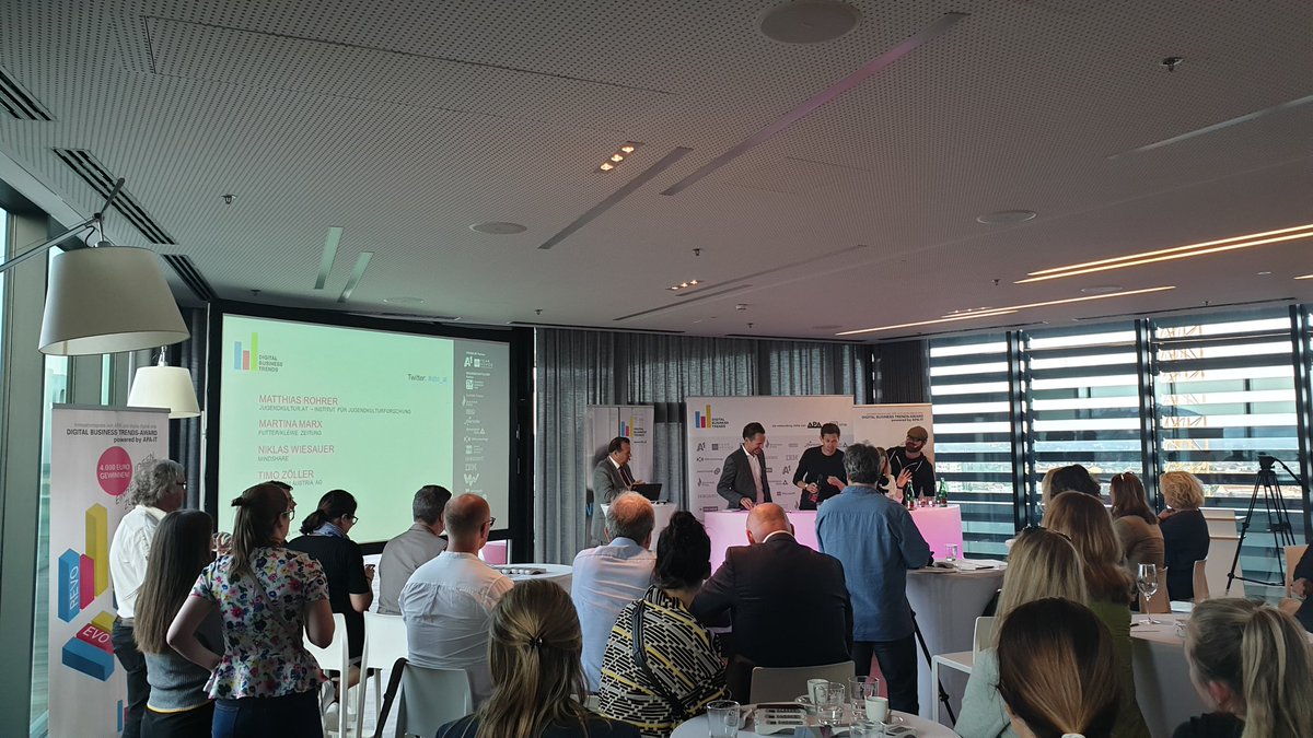 snowjumbo's tweet photo. @dbt_at Podium diskutiert darüber wie wir die Jugend erreichen https://t.co/XECEbwg1eX