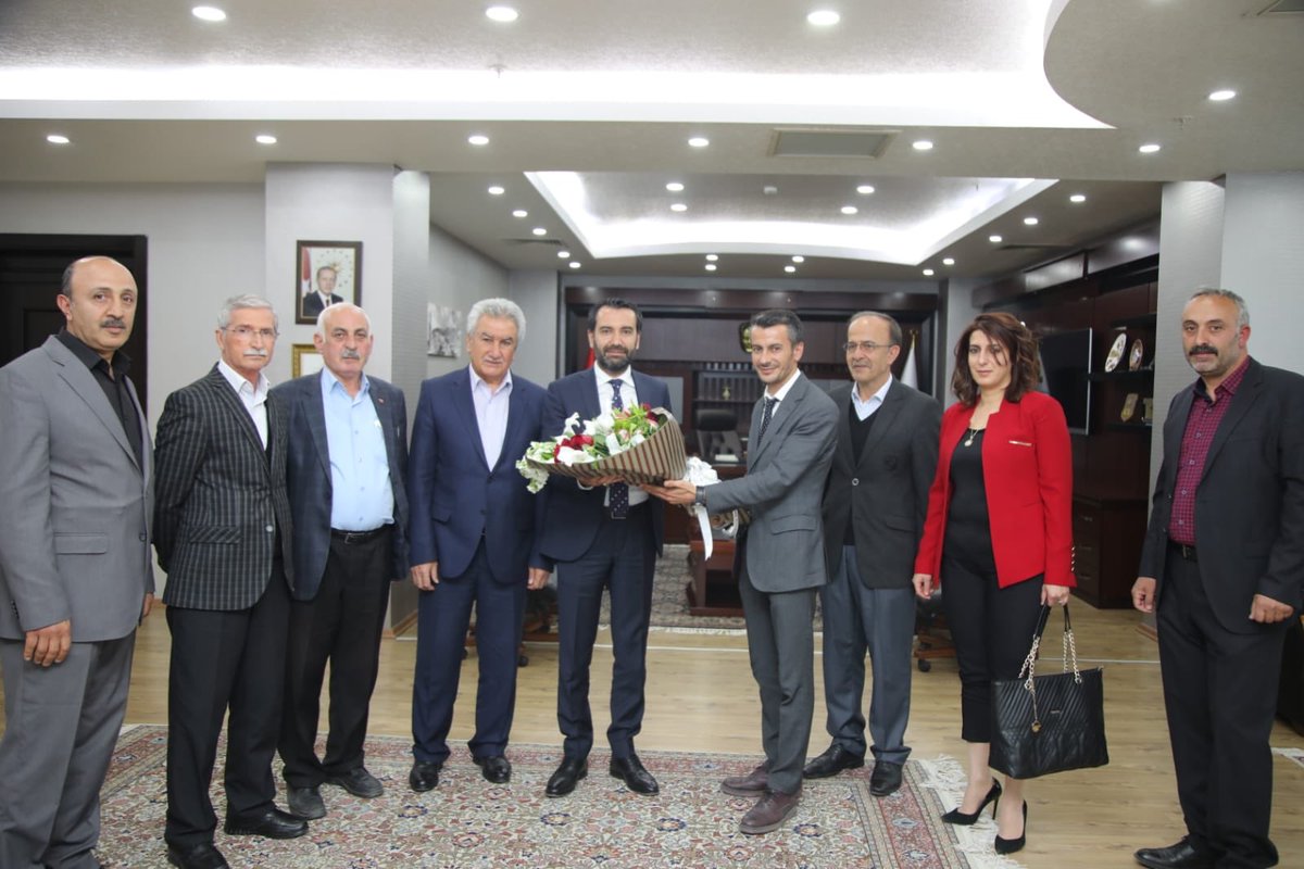 Elazığ Belediye Başkanımız Sayın <a href="/sahin_serifoglu/">Şahin Şerifoğulları 🇹🇷</a> ‘na Toki Emlak Yönetim ailesi ve Çaydaçıra Mahalle teşkilatı olarak hayırlı olsun Ziyaretinde bulunduk. <a href="/EmlakYonetim/">Emlak Yönetim A.Ş.</a> @Emlakisletmeler <a href="/muratozer23/">murat özer</a>