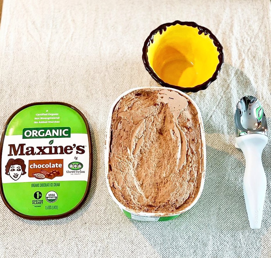 Creating organic Maxine's Ice Cream, a family-friendly size at a family-friendly price makes us smile! 😀
#organic #OrganicIceCream #Maxines #MaxinesIceCream