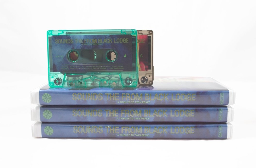 ₳§ᗐM̶R̳ (@vcr_shinigami) on Twitter photo 🚨GIVEAWAY🚨
To celebrate a 4/5 on <a href="/tinymixtapes/">Tiny Mix Tapes</a> and a seal of approval from <a href="/Kyle_MacLachlan/">Kyle MacLachlan</a> AKA Agent Cooper himself we are giving away 1 SFTBL box set
To enter:
Like and retweet this post
Comment your favorite track
Must be following <a href="/NoProblemaTapes/">NO PROBLEMA</a>/@SimpleLoopChoir to win 🚨GIVEAWAY🚨
To celebrate a 4/5 on <a href="/tinymixtapes/">Tiny Mix Tapes</a> and a seal of approval from <a href="/Kyle_MacLachlan/">Kyle MacLachlan</a> AKA Agent Cooper himself we are giving away 1 SFTBL box set
To enter:
Like and retweet this post
Comment your favorite track
Must be following <a href="/NoProblemaTapes/">NO PROBLEMA</a>/@SimpleLoopChoir to win
