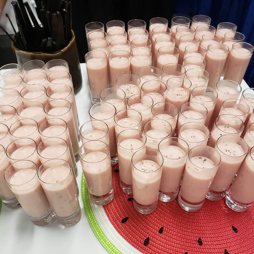 MavesRD's tweet photo. @WatermelonBoard shared some tasty smoothies and pickled watermelon rind at #cacfp19. Check them out for some great recipes to try!
.
#rdchat #dietitian #nutrition #watermelon #goodfood #fruits #healthyeating #healthykids https://t.co/EY0XCeNiwE