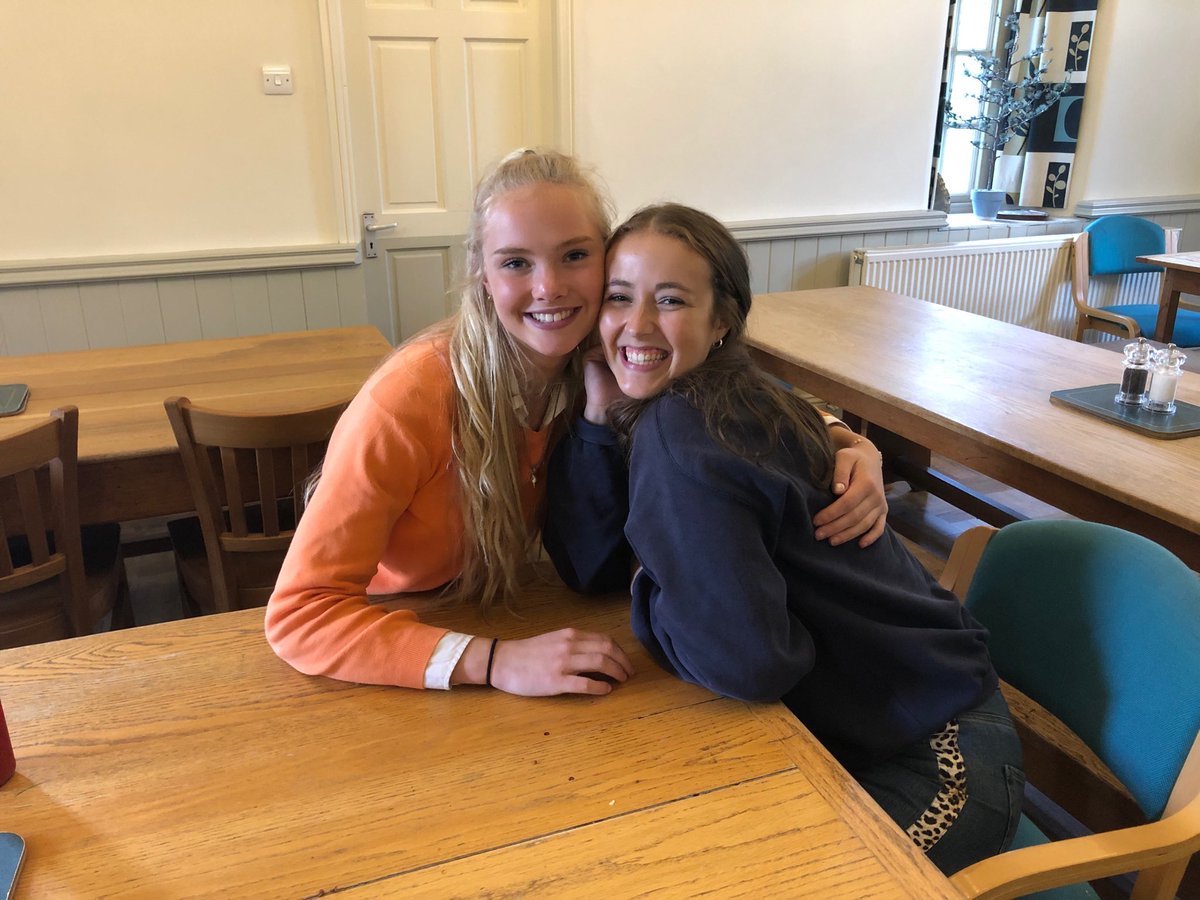 Robertson_Sed's tweet photo. So lovely to see Mary visiting #missingMary 🏑🦋 https://t.co/wMUM0ZHQgW