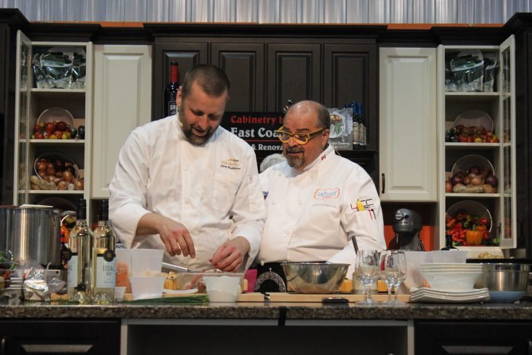 TasteofNS's tweet photo. If your weekend plans don't include swinging by the @saltscapes expo, trust us - you're missing out! Stop by and visit our #TasteofNS area for local food and drink, culinary demos and - of course- the chowder cook-off competition! 🍽️🥂

https://t.co/1q19lDg3Fj https://t.co/NfNJd0GShf