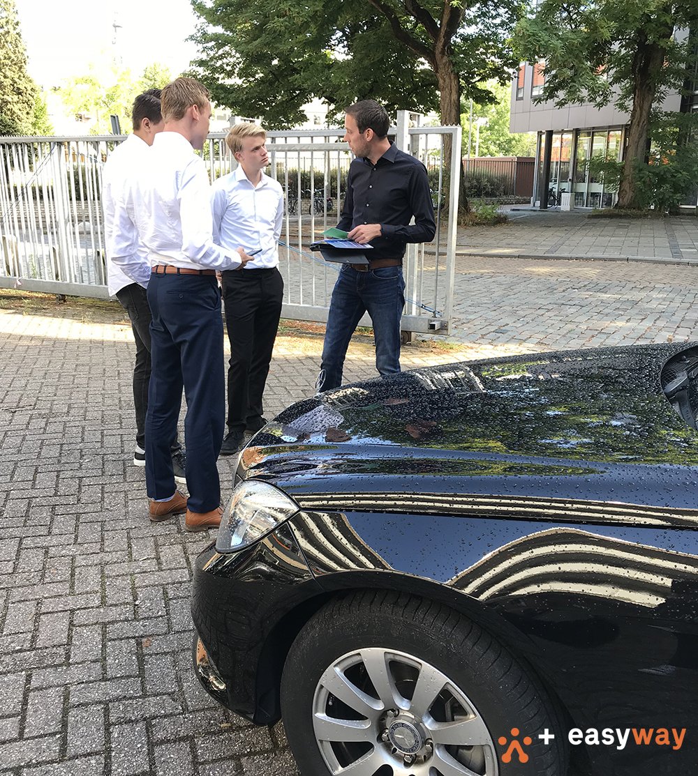 Wil jij fulltime aan de slag als Instructeur bij dé specialist binnen de Automotive 🚗? Wij zoeken per direct een nieuwe collega! Wat wij bieden?
🛩️ 24 vakantiedagen
💻 Een laptop
📞 Een telefoon
🍻 En een gezellig team
En nog veel meer! Bekijk de vacature bit.ly/2XJ9aDj