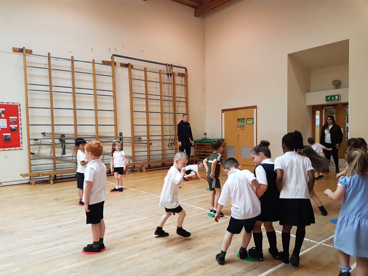 ASGBannerman's tweet photo. Lots of fun and #PhysicalActivity with @CarmylePS P1s coached well by @CofGCollege #sportsstudents #sportscoaching @PEPASSGlasgow https://t.co/Xl3ijOU083