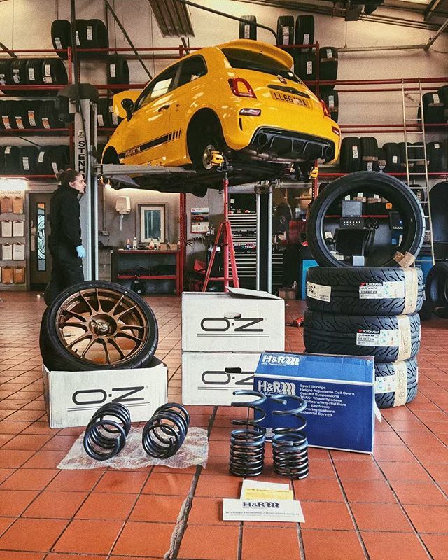 RtecAutoDesign's tweet photo. Abarth 595 \\ OZ Racing
-
This tasty #abarth in for a fresh set of wheels, new #semislick rubber and a set of Lowering Springs
-
H&R Lowering Springs
OZ Ultraleggera, Matt Bronze
Yokohama AD08R
-
Owner 🚘 @lyds_595
Contact us for pricing!
-
Buy online… https://t.co/hxRqzCHdRE https://t.co/dKwOono2dZ