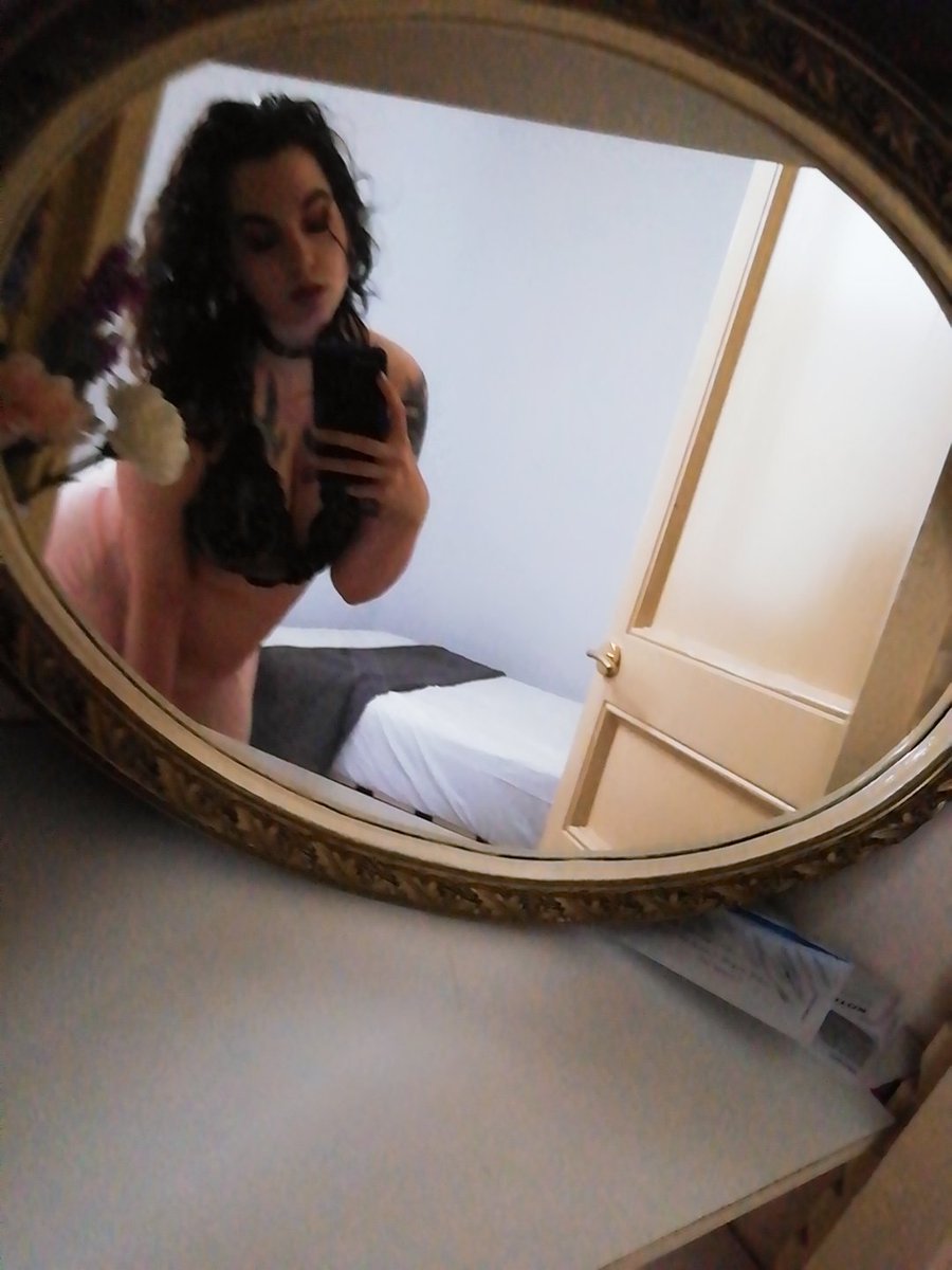 RoroTheBully's tweet photo. I could be waiting for you, but you didn't Pre-book and pay a deposit.
I like the very lucky gentleman who is about to (come) see me.
#gfe #dateBCN #escort #barcelona https://t.co/b8i7WXHKIu