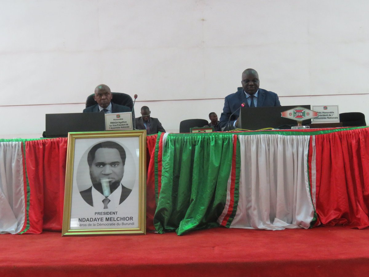 nshingamateka's tweet photo. 2 #Burundi le Ministre de l'agriculture l'invité du jour explique que ce don rime bien avec le programme u @BurundiGov  d'assurer la sécurité alimentaire et d'améliorer la situation nutritionnelle et le revenus delà population burundaises via #SAN et #PNDB qui sont outil orienion https://t.co/gLJdOXXyTJ