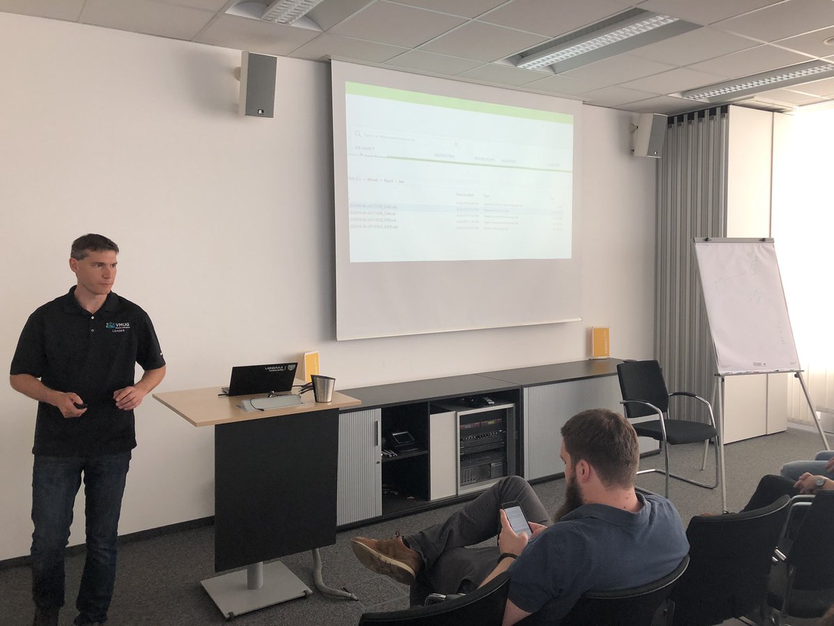 Fred_vBrain's tweet photo. Next #VMUGAT session: @lessi001 is talking about @Veeam Cloud Tier. https://t.co/MihTNtj43F