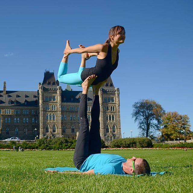 SmileyOm's tweet photo. Only two more sleeps until our Acro FUNdamentals workshop at @upwarddogyoga! Saturday from 4pm-6pm, we will be offering a variety of acro - supine basing, belly basing, counterbalances, inversions and more! No partner or experience necessary, come and play. The only prerequi… https://t.co/RunGfqps8m