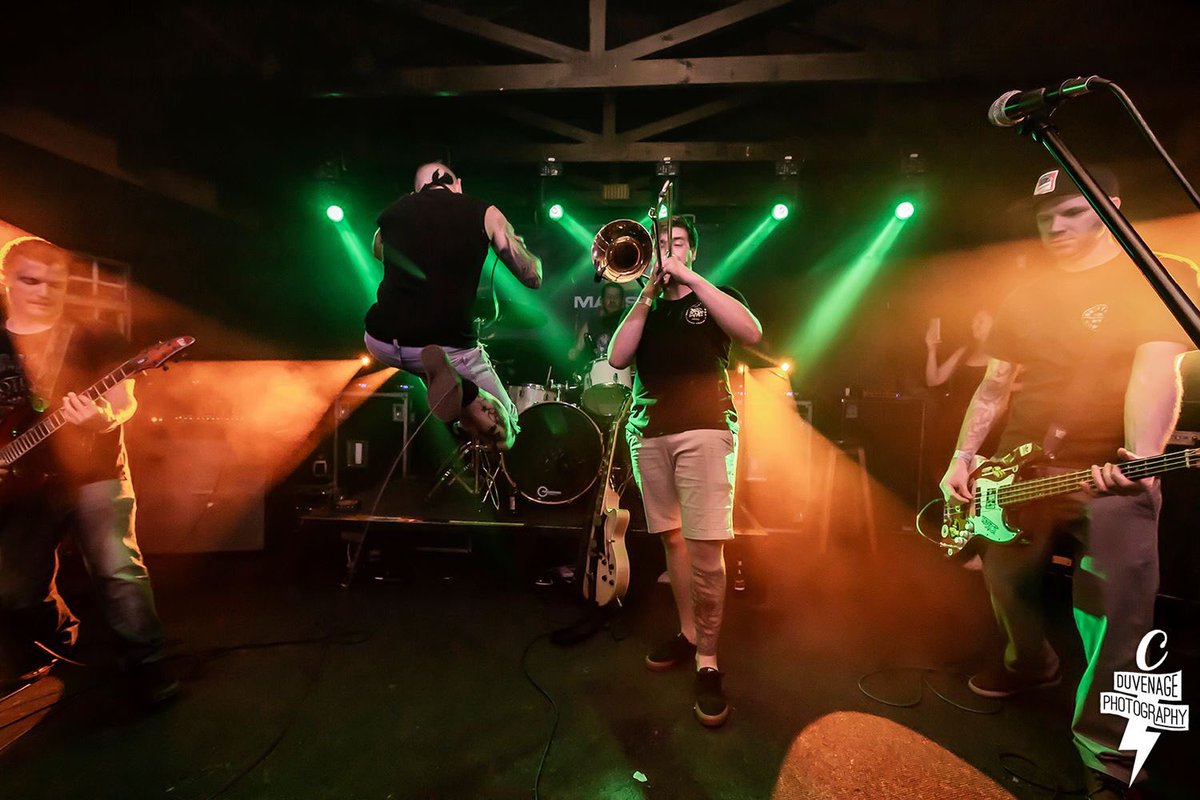 slipperywetsa's tweet photo. - @teenbottlerock what a party tit was! - #slipperywetmoist #skapunk #circlepit https://t.co/sDcSal4Yvg
