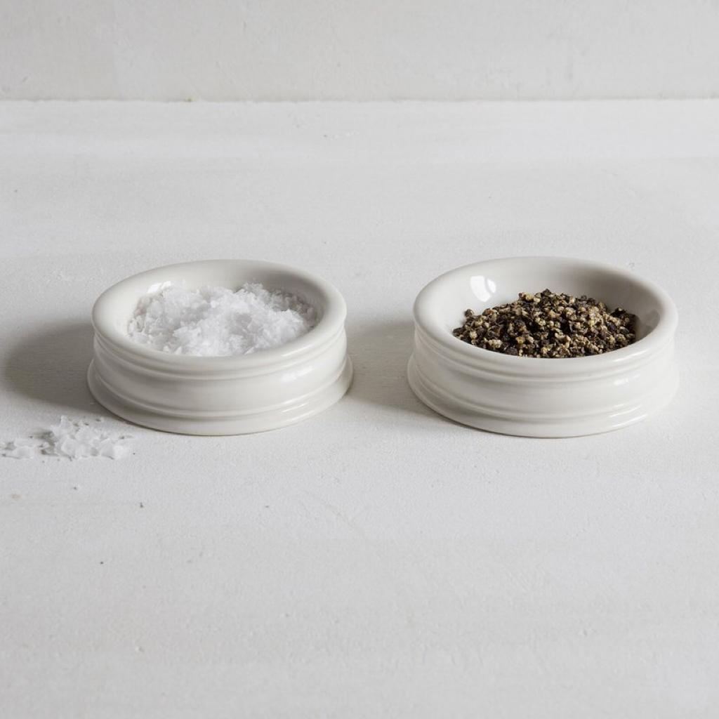 Sculptural simplicity for the everyday. #porcelain #handthrown #pinchpots #home #foodie #entertaining #tableaccessories #condiments #saltandpepper