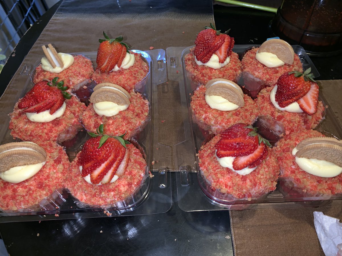 JAdoreNeicy's tweet photo. Fuck with me you know I got it 🍓🍰 https://t.co/zqaCMPUD1D