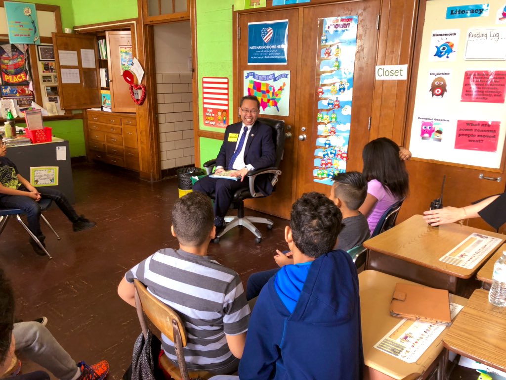 AllanFungRI's tweet photo. When we do #ReadingWeek in Cranston, we read about sports! It’s always fun to visit Gladstone School & see some of the amazing work being done by Principal Buonanno & her teachers in one of our state’s most diverse learning environments. #OneSchool #22Languages #AllKidsCanSucceed https://t.co/bBPoP1g4al
