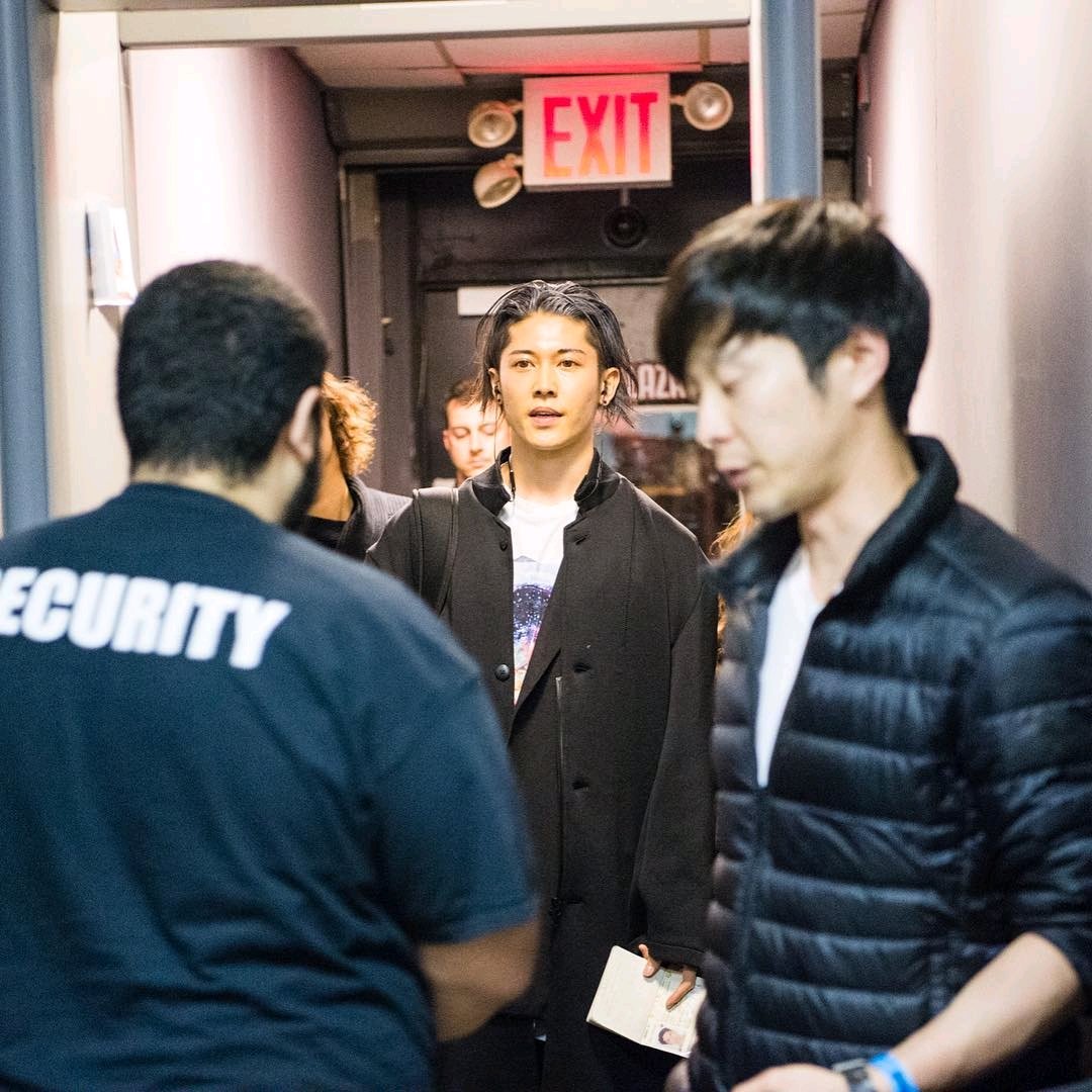 MiyaviToday's tweet photo. 2017.04.25 ๐ฝ
#FireBird2017
Behind the scene shots from the Tour in NY!
#MIYAVI #MIYAVIonthisday https://t.co/sL88tpiJDG