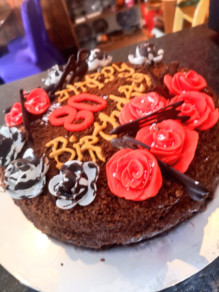 Happy 80th Birthday for lovely customer🎂💐🎉
Many thanks for choosing us
#chesterfoodie #delicious <a href="/WeAreChester/">We Are Chester</a> <a href="/ChesterFoodPorn/">Chester Food Porn</a> #chestertweets
#chester #cake