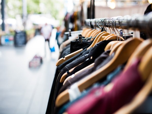 #Shoppen in #fysieke winkel nog steeds populair <a href="/GfKNetherlands/">GfK Nederland</a> - go.shr.lc/2L3vczi