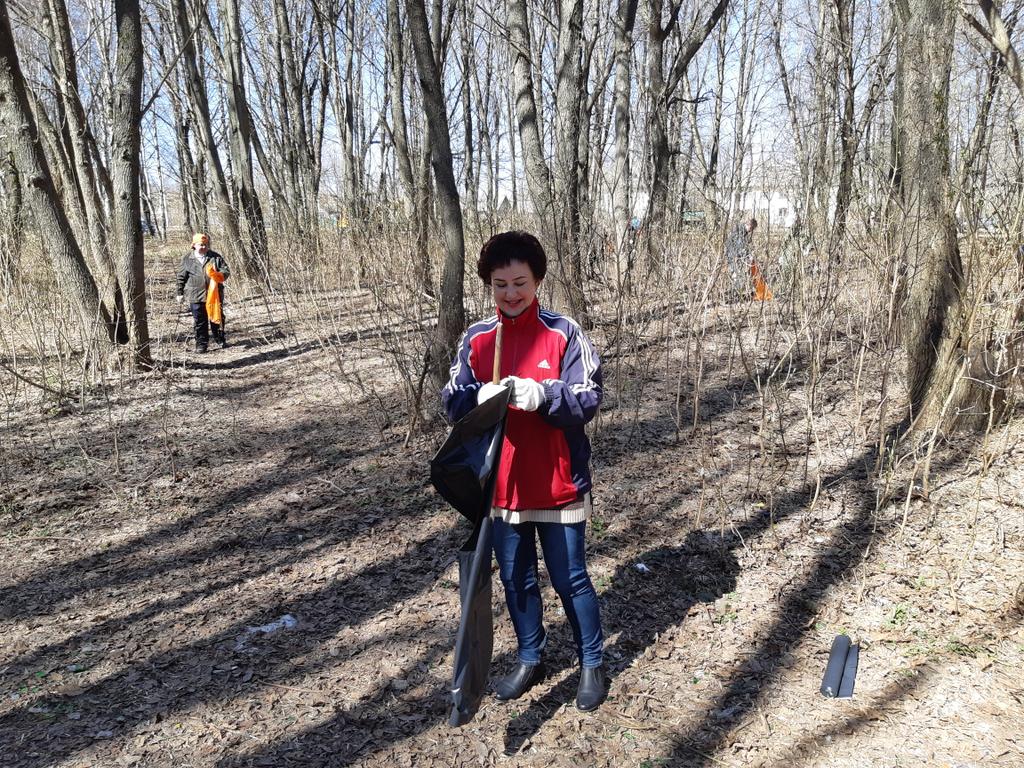 hohlovpb's tweet photo. Сквер по ул.Менделеева преобразился.Совместными усилиями провели масштабную работу по очистке сквера. https://t.co/8g5CBeDWaF
