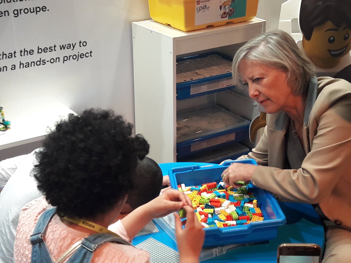 YHacktivators's tweet photo. Mercredi, les #YouthHacktivators ont pu interviewer Sophie Cluzel, Secrétaire d'État chargée des Personnes handicapées à #SBParis19, vous pourrez retrouver l'interview sur https://t.co/m620rU8ujl https://t.co/xMw81jUWGI