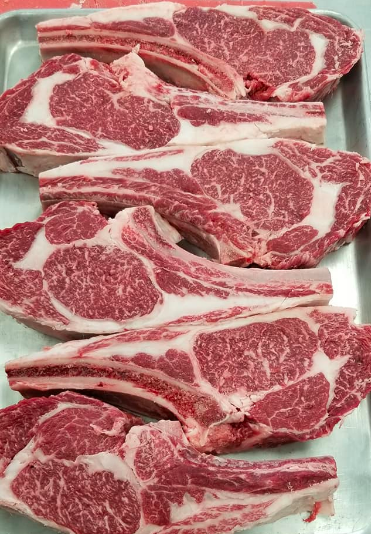 FarmFieldTable's tweet image. Respect the hustle... and these juicy ribeyes.