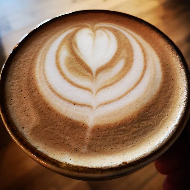LabCoffeeWorks's tweet photo. Organic oat milk mocha.
It is a thing and it is seriously delicious!
#labcoffeeworks #caffekix #thecharterbuilding #Uxbridge #mocha #latteart #coffee https://t.co/DYzFTdNtRV
